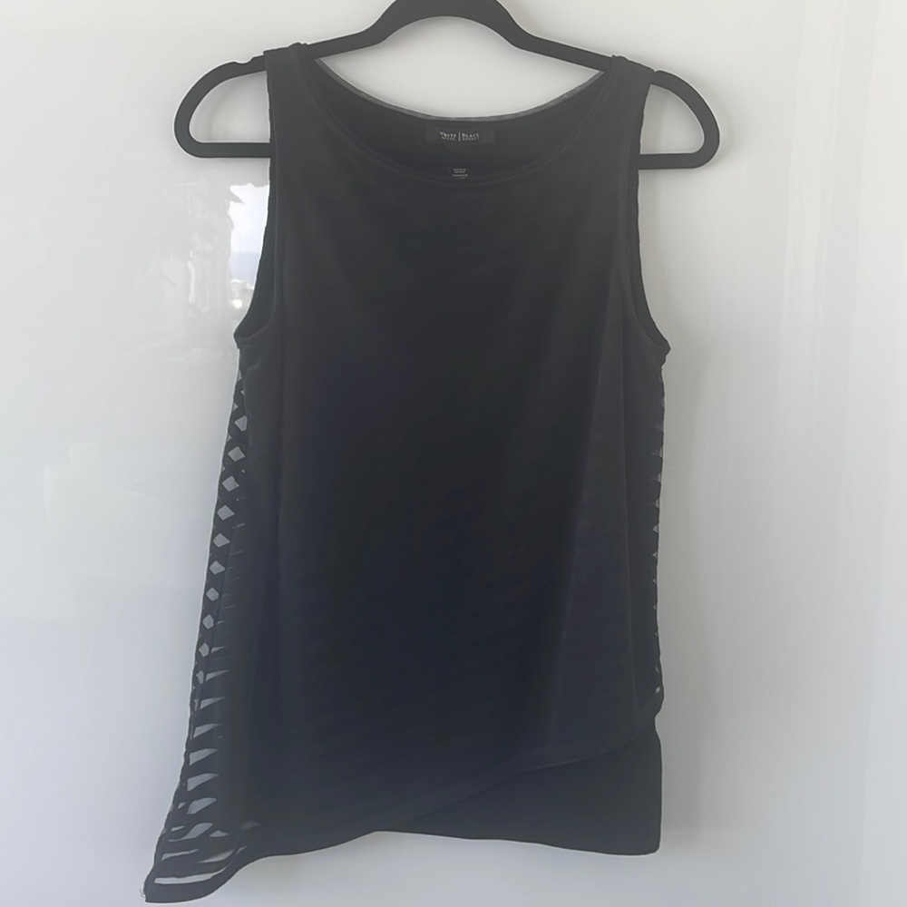 Sleeveless black blouse. Size medium